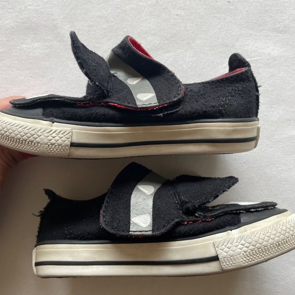 Converse Black Dog Sneakers Size 6 - Picture 10 of 12